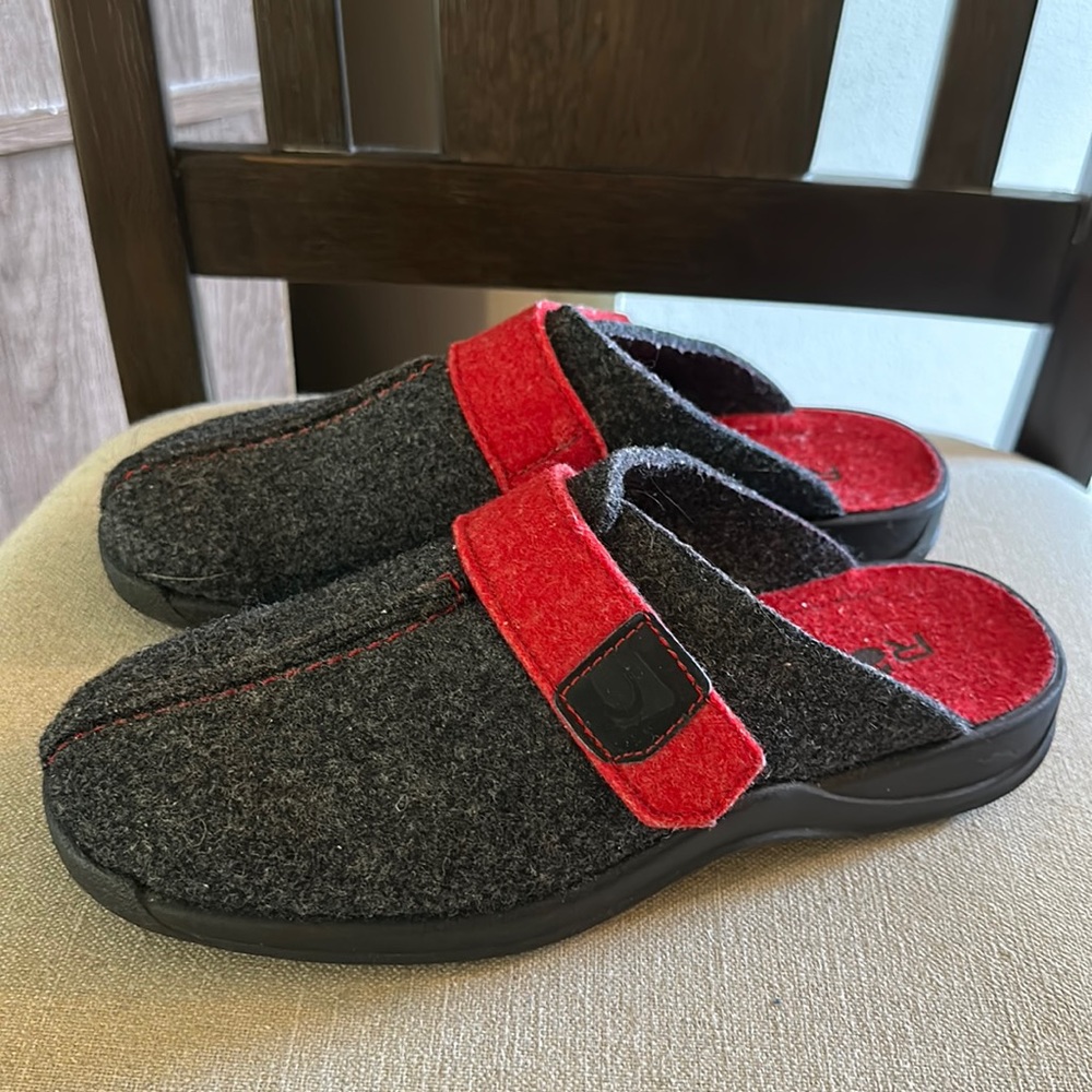 Rohde Women’s Artsy Slip On Mules House Shoes Gray Red Size 7.5-8 (39)